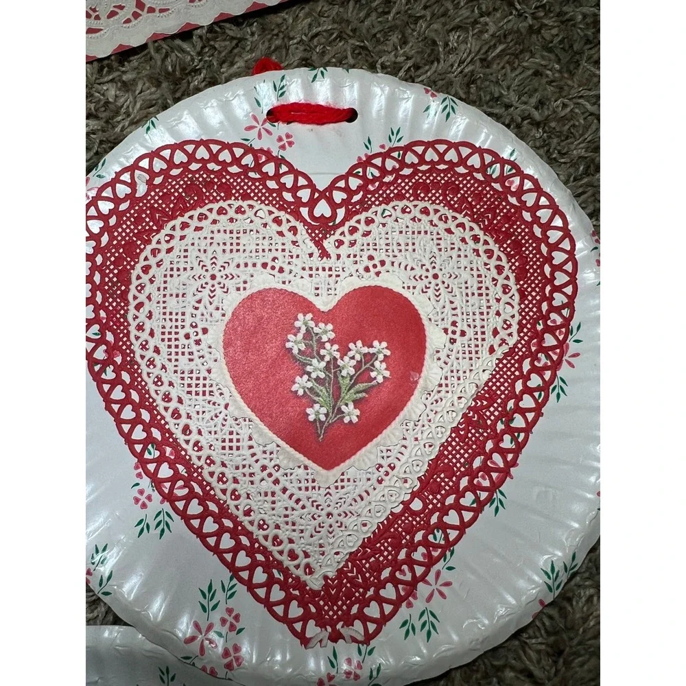 Vintage 1970'sLot Valentine Paper‎ Hearts Cards Doilies